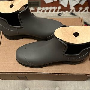 NIB UGG Woman’s Droplet Rain boot Wild Dove grey